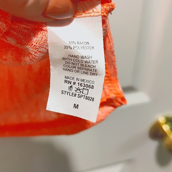 Neon coral top with slid slits. - Picture 4 of 4